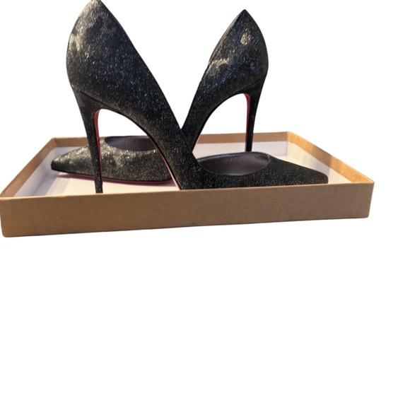 Christian LouBoutin - Picture 3 of 4